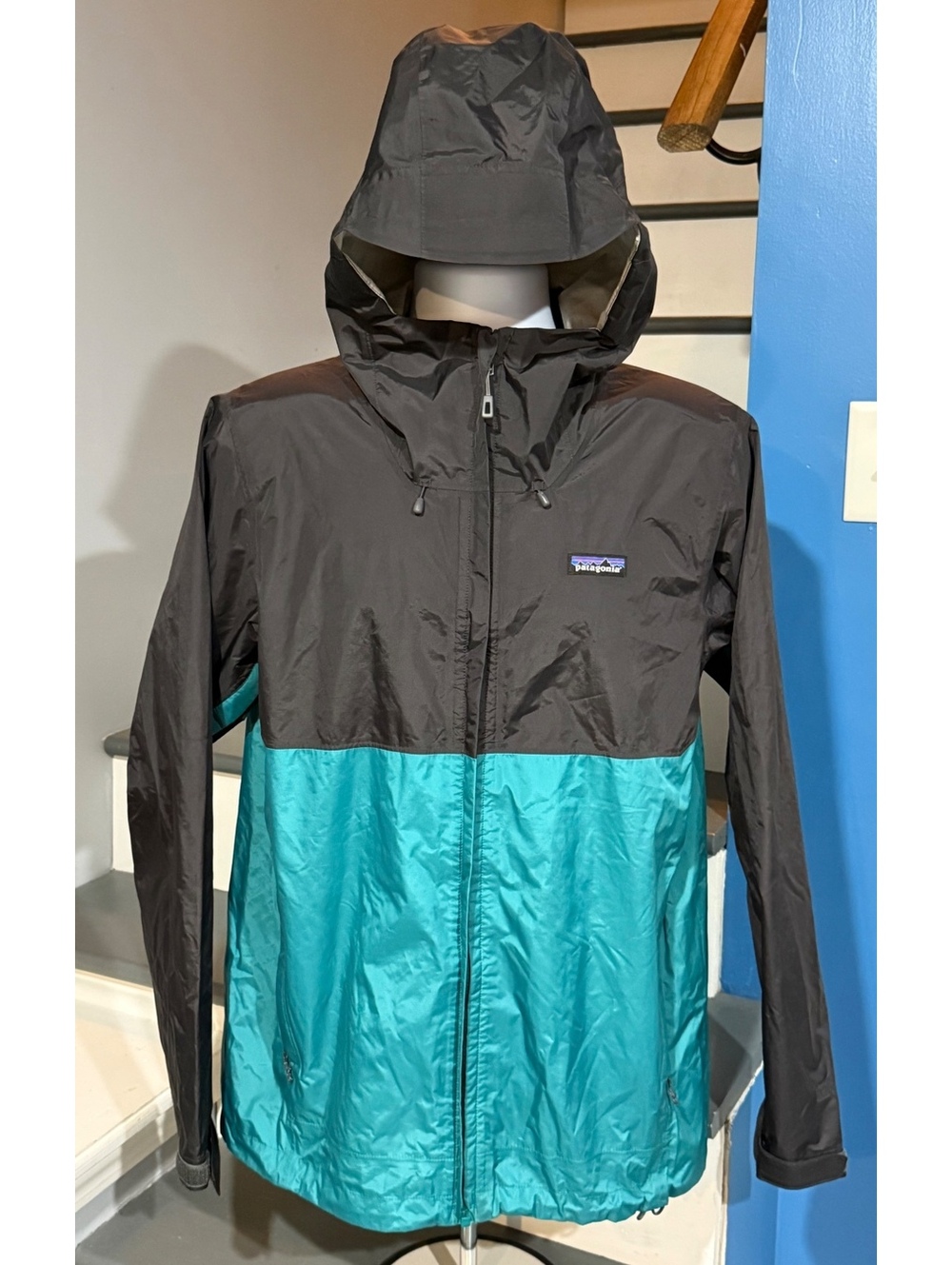 Patagonia Men’s Medium Torrentshell H2NO Two-Tone Forge Gray & Blue Rain Jacket!